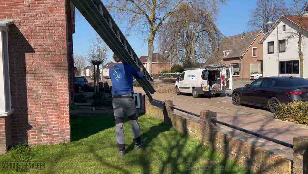 Schoorsteen onderhoud Leeuwarden ladder bus